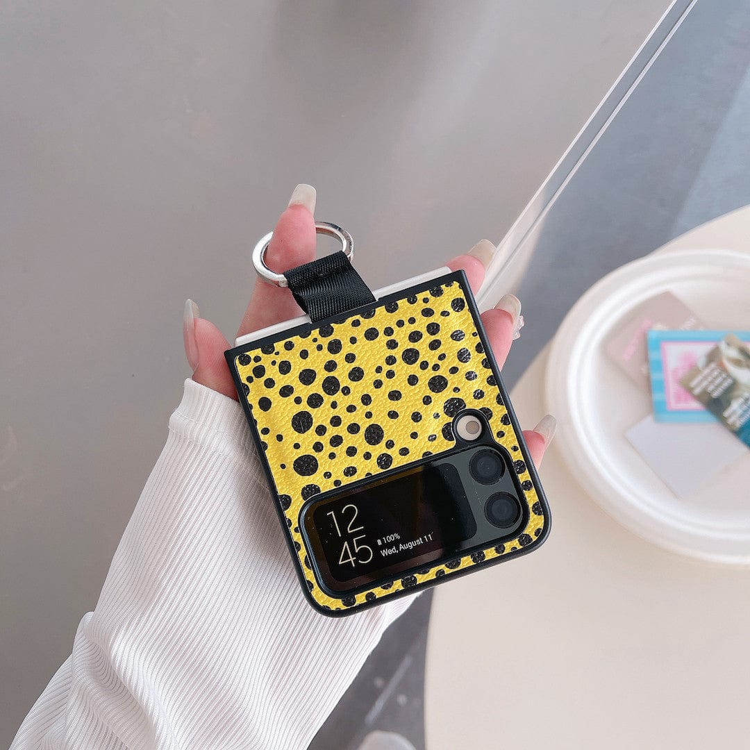 Tunde Store Louis Vuitton Z FlipPhone Case with Bubble Pattern and Ring Holder | Artistic Style