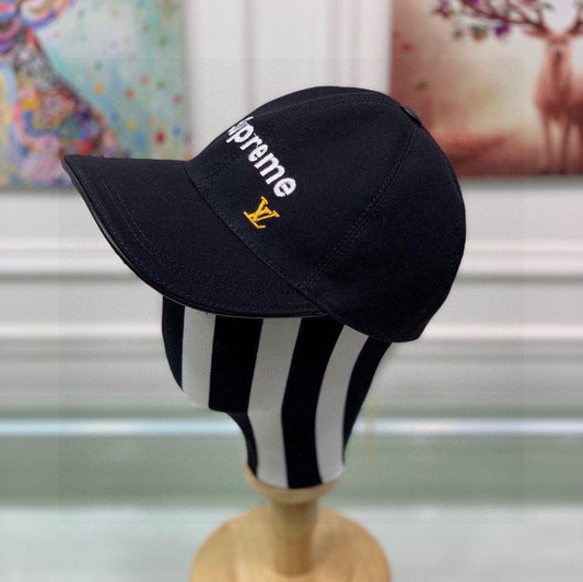 Tunde Store Supreme Classic Black Logo Cap